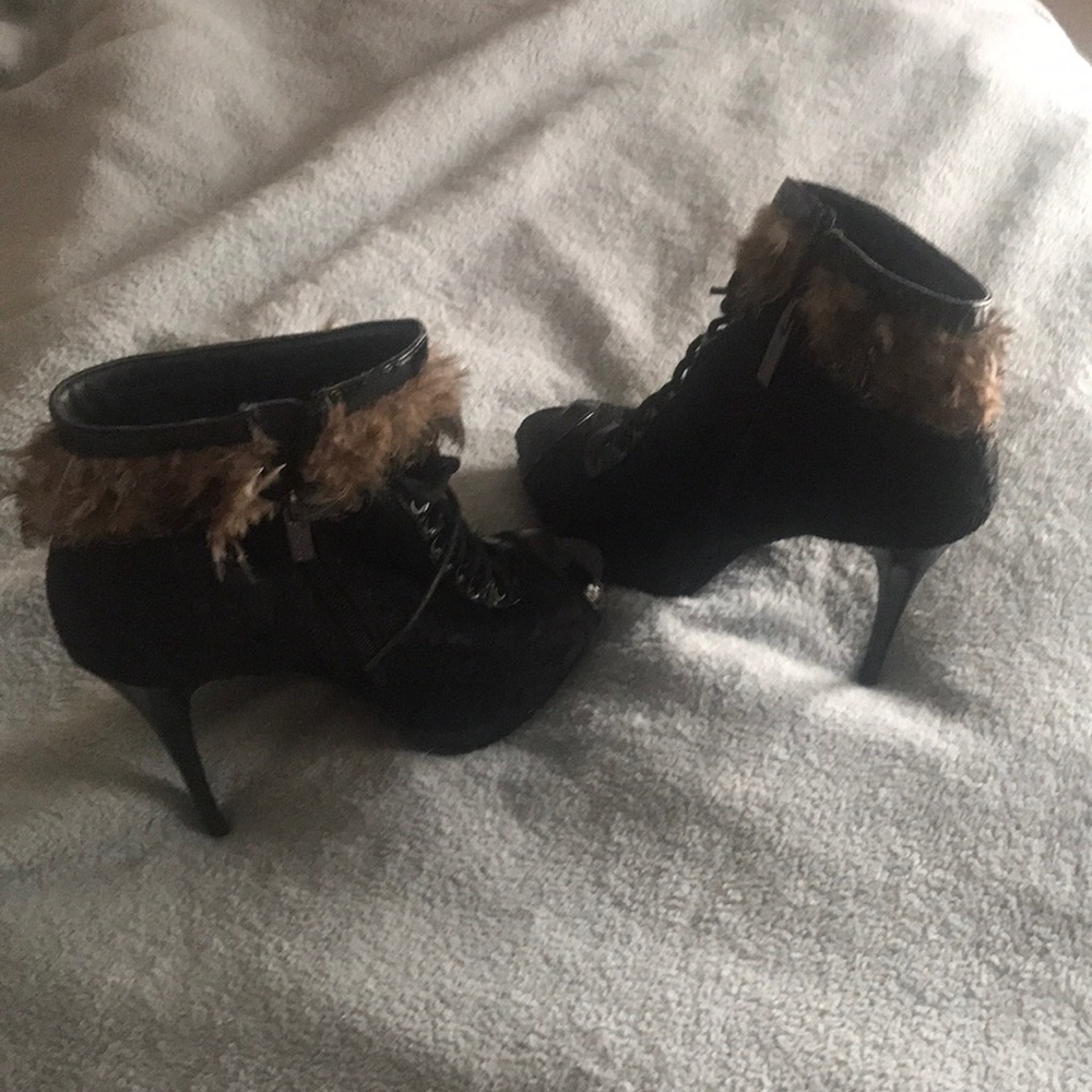 Stiletto open toe heel w/ fur and lace detail!